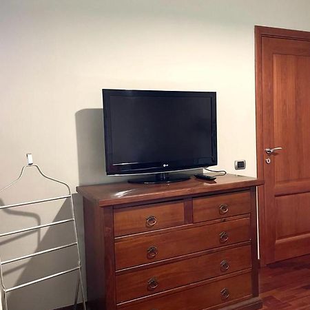 La Ferrovia Holiday Home เนเปิลส์ ภายนอก รูปภาพ