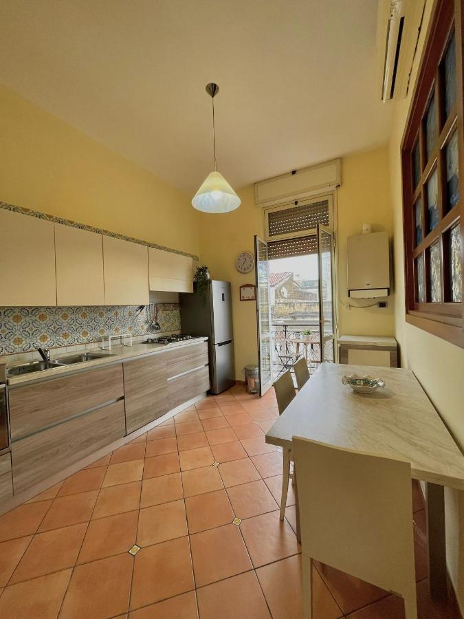 La Ferrovia Holiday Home เนเปิลส์ ภายนอก รูปภาพ