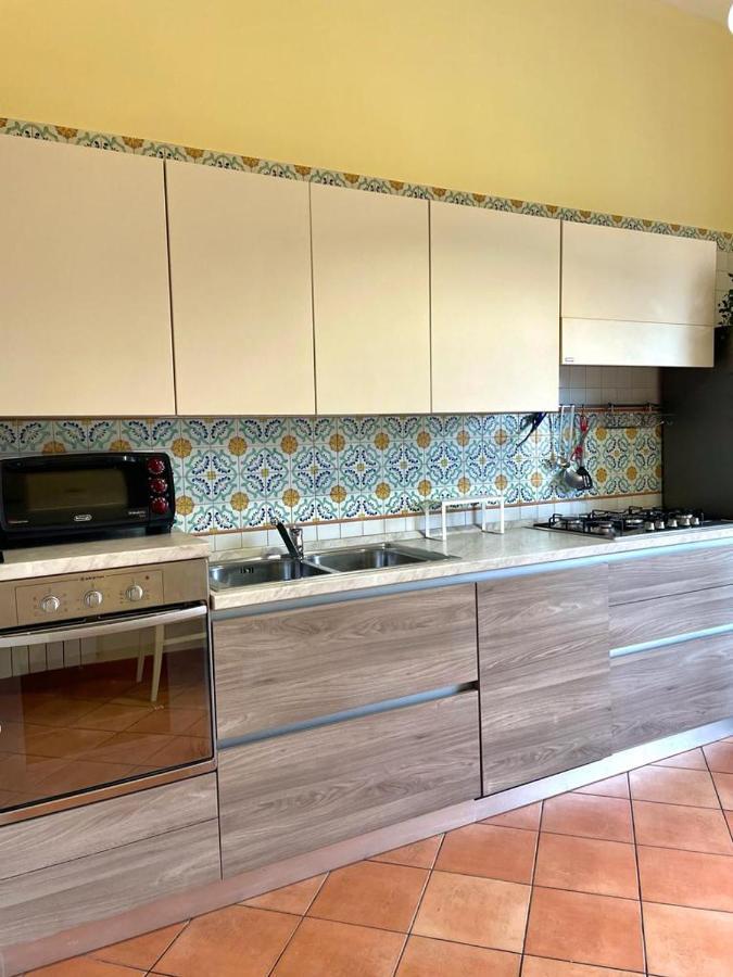 La Ferrovia Holiday Home เนเปิลส์ ภายนอก รูปภาพ